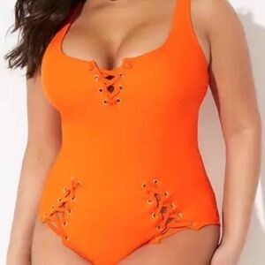 Gabifresh x swimsuits for all chic 24 E/F